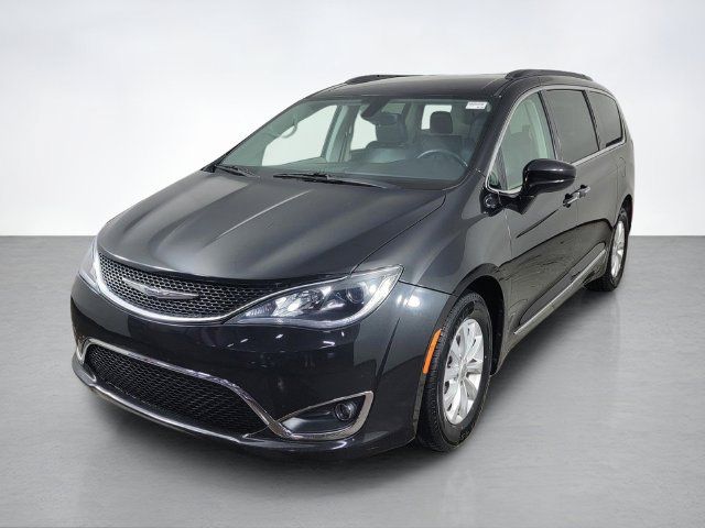 Used 2017 Chrysler Pacifica Touring-L FWD image 7