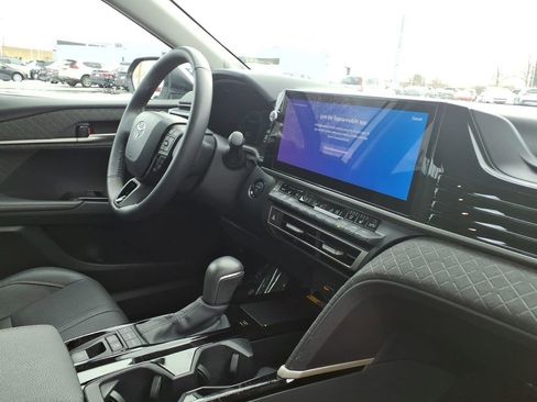 Certified 2025 Toyota Camry XLE image 30