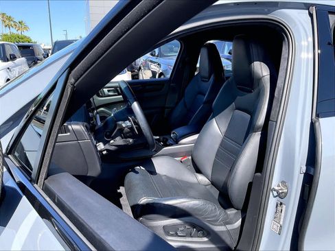 Used 2022 Porsche Cayenne Turbo GT AWD/4WD image 28