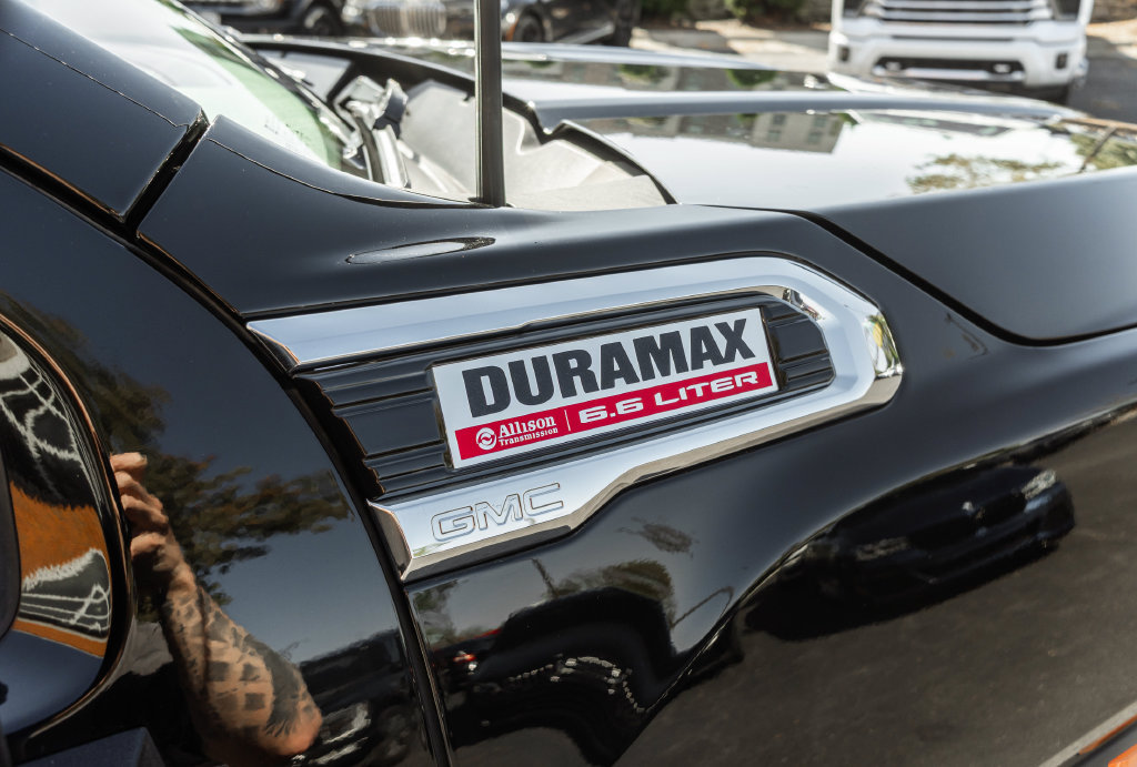 Used 2023 GMC Sierra 3500 Denali AWD/4WD image 4