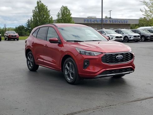 Certified 2023 Ford Escape ST-Line Select w/ Tech Pack #2 AWD/4WD image 2