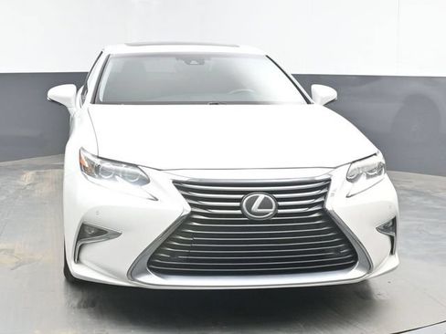 Used 2017 Lexus ES 350 w/ Luxury Package FWD image 3