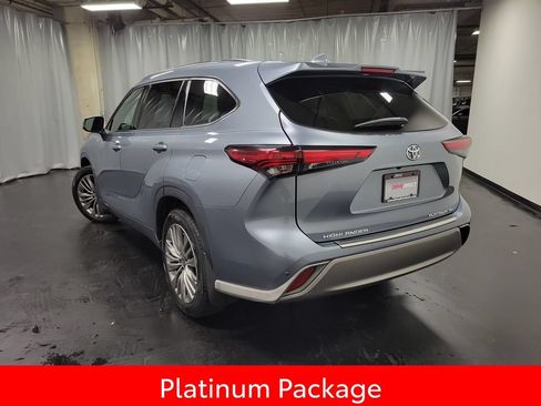 Used 2022 Toyota Highlander Platinum AWD/4WD image 6