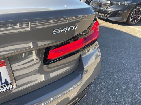 Used 2022 BMW 540i w/ M Sport Package image 10