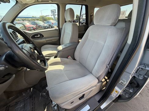 Used 2007 Chevrolet TrailBlazer LS w/ LS Preferred Equipment Group AWD/4WD image 9