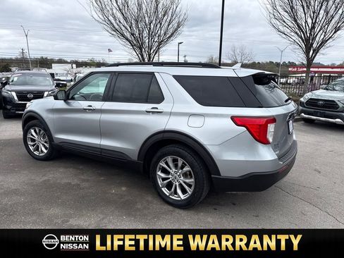 Used 2020 Ford Explorer XLT w/ Equipment Group 202A image 7