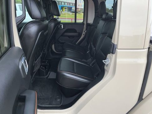 Used 2020 Jeep Gladiator Mojave image 36