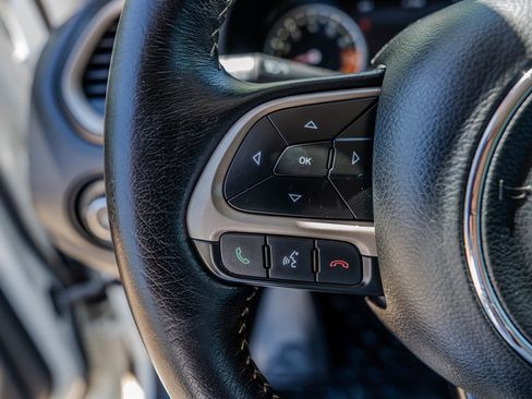 Used 2016 Jeep Renegade Limited image 16