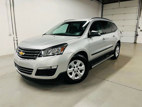 Used 2014 Chevrolet Traverse LS image 1