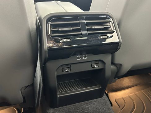 Used 2024 BMW 540i xDrive w/ Premium Package image 36