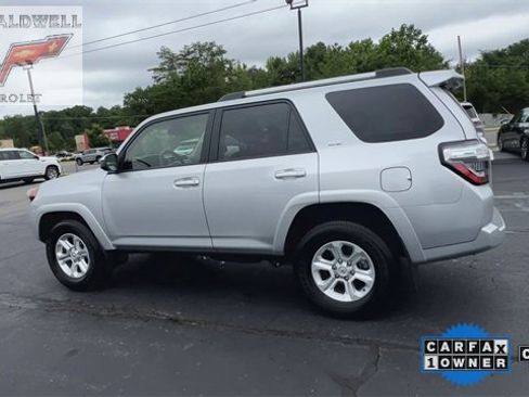 Used 2024 Toyota 4Runner SR5 image 6