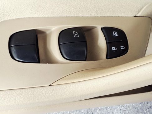 Used 2015 Nissan Altima 2.5 S w/ Power Driver Seat Package FWD image 14