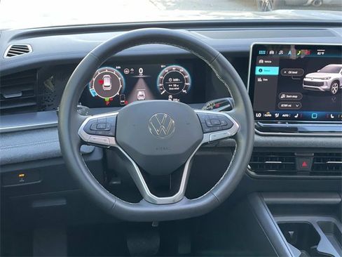 Used 2025 Volkswagen Tiguan S image 7
