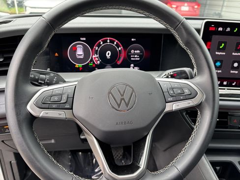 Used 2026 Volkswagen Tiguan SE FWD image 24