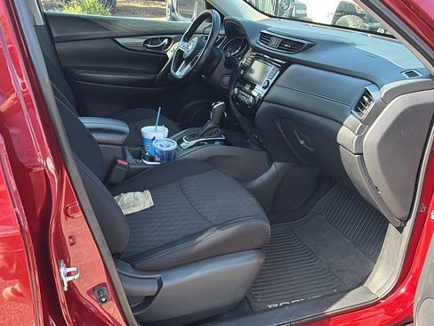Used 2019 Nissan Rogue SV AWD/4WD image 17