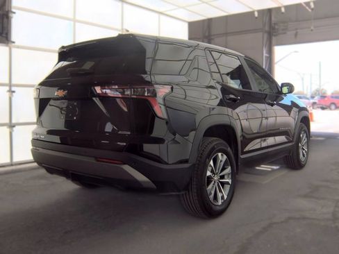 Used 2025 Chevrolet Equinox LT AWD/4WD image 4