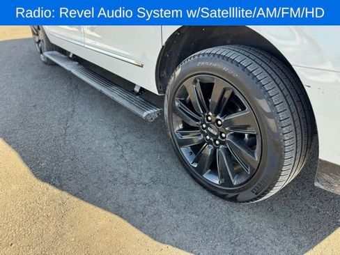 Used 2024 Lincoln Navigator L Reserve image 12