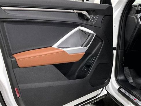 Certified 2025 Audi Q3 2.0T Premium w/ Convenience Package image 17