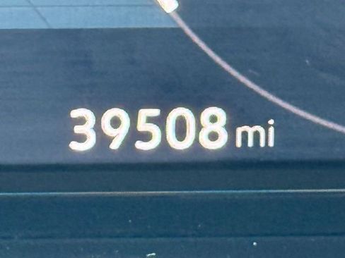 Used 2024 Volkswagen Atlas Cross Sport SE image 19