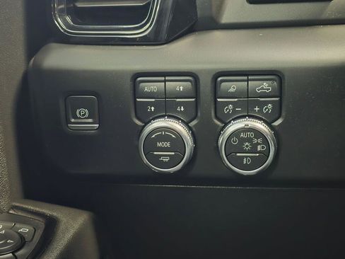 Used 2024 GMC Sierra 2500 AT4 w/ AT4 Premium Plus Package image 28