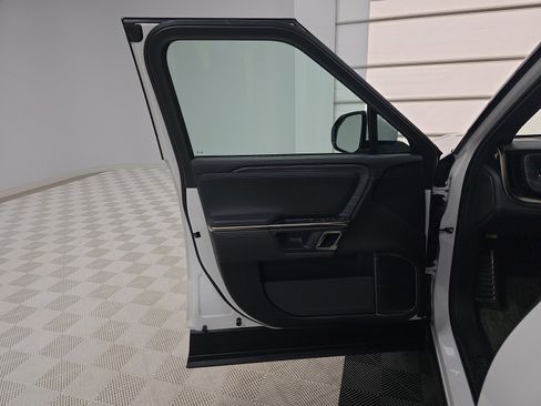 Used 2022 Rivian R1T Adventure image 16