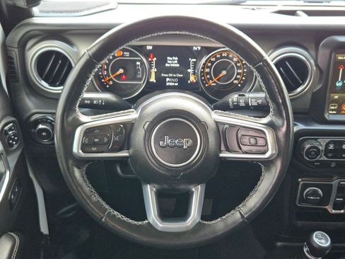 Used 2022 Jeep Wrangler Unlimited Sahara w/ Cold Weather Group AWD/4WD image 20