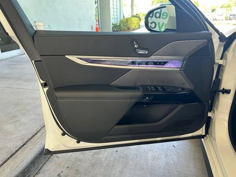 Used 2026 BMW 740i RWD image 38