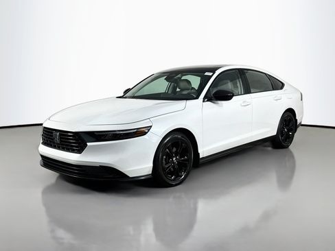 Used 2025 Honda Accord SE image 4