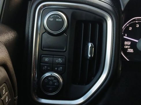 Used 2020 GMC Sierra 1500 SLT RWD image 12