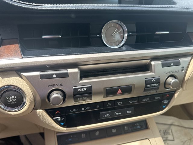Used 2013 Lexus ES 350 w/ Luxury Pkg FWD image 22