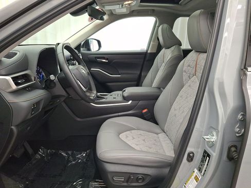 Certified 2022 Toyota Highlander Bronze Edition AWD/4WD image 15