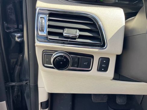 Used 2021 Lincoln Navigator L Reserve w/ Luxury Package AWD/4WD image 23