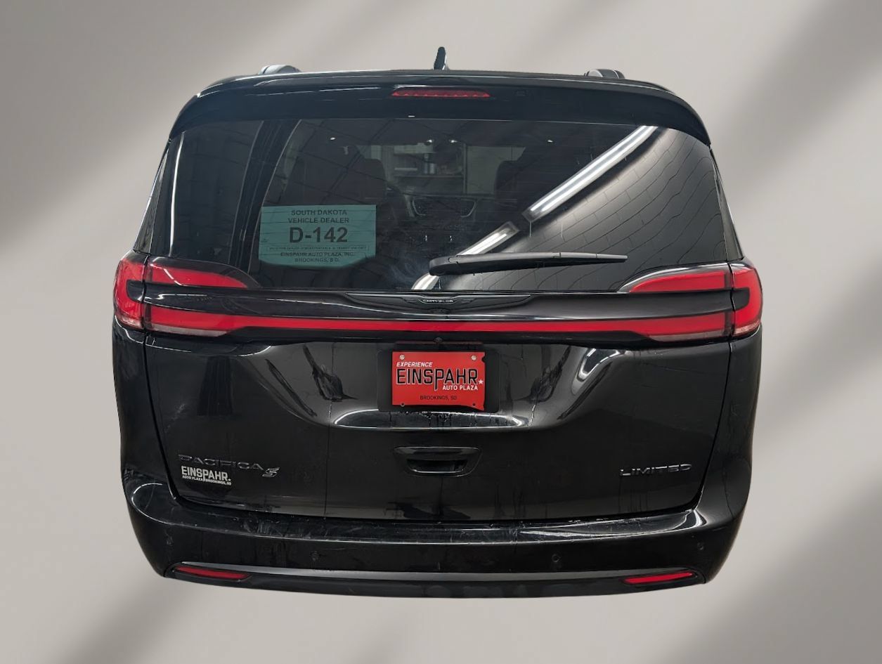 Used 2025 Chrysler Pacifica Limited FWD image 28