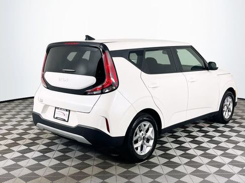 Used 2024 Kia Soul LX w/ Option Group 015 FWD image 8
