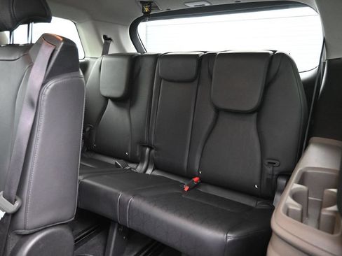 Used 2025 Kia Carnival FWD image 26