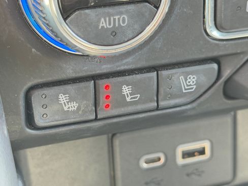 Used 2021 GMC Yukon XL SLT w/ Rear Media and Nav Package RWD image 19