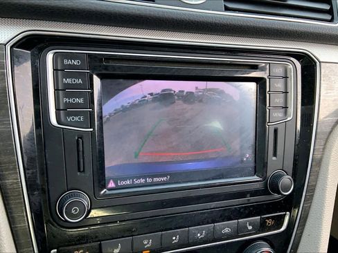 Used 2016 Volkswagen Passat 1.8T SE image 24