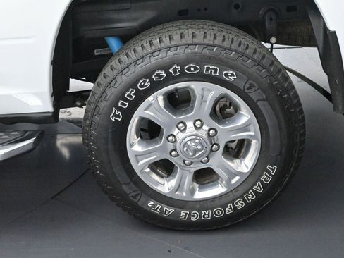 Used 2025 RAM 2500 Big Horn AWD/4WD image 33