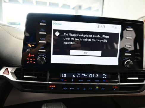 Used 2021 Toyota Sienna XLE image 20