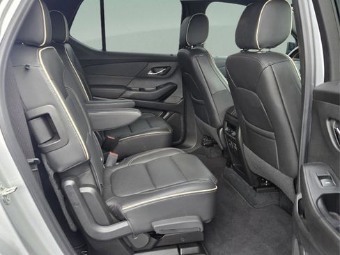 Used 2022 Chevrolet Traverse Premier w/ Redline Edition image 12