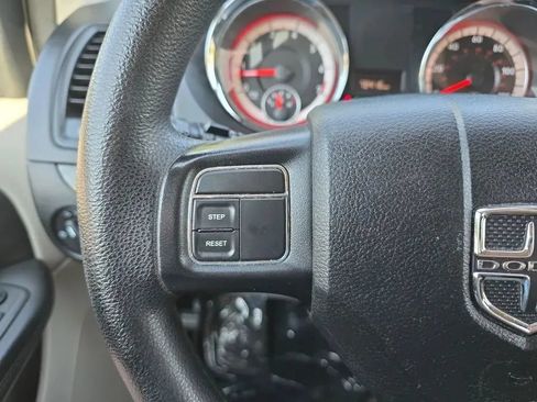 Used 2016 Dodge Grand Caravan SE w/ Quick Order Package 29E SE FWD image 17