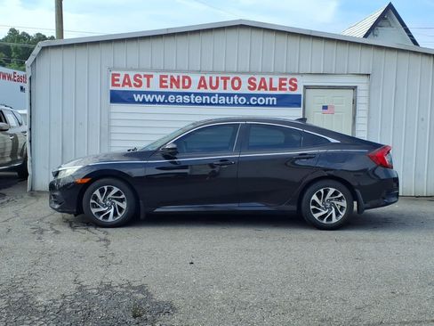 Used 2018 Honda Civic EX image 2