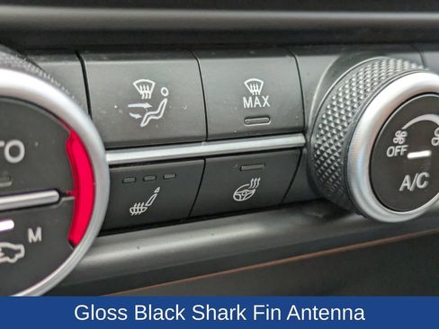 Used 2019 Alfa Romeo Giulia AWD image 22