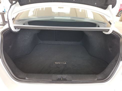Used 2025 Nissan Sentra SV FWD image 14