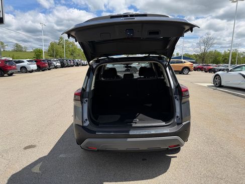Used 2023 Nissan Rogue SV AWD/4WD image 12