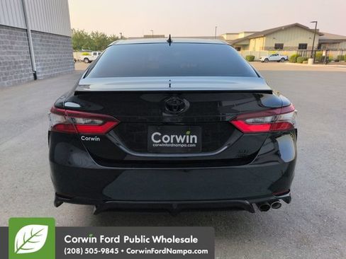 Used 2021 Toyota Camry SE AWD/4WD image 4