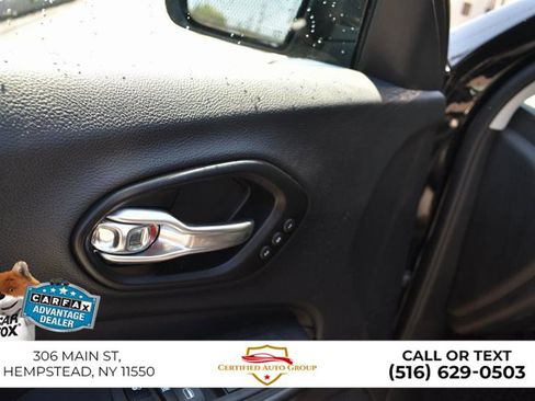 Used 2022 Jeep Cherokee Trailhawk w/ Premium Leather Package image 12