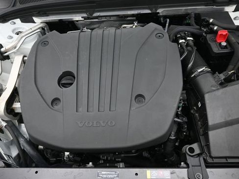 Used 2025 Volvo V60 B5 Cross Country Plus image 35