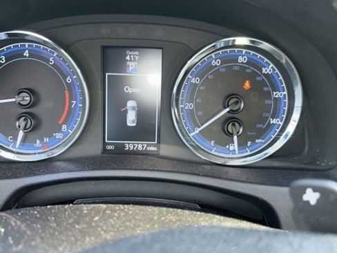 Used 2017 Toyota Corolla SE w/ Carpet Mat Package (TMS) image 8