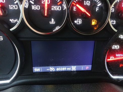 Used 2019 Chevrolet Silverado 1500 LTZ w/ LTZ Convenience Package AWD/4WD image 9